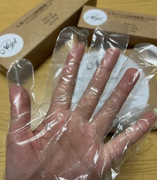 노플(NOPL) 노플 친환경 바이오 산화 생분해  항균 일회용 위생 비닐장갑 100매 + 지퍼백 소형, 대형 — 5점을 준 리뷰어가 2021년 10월 올린 사용 사진
