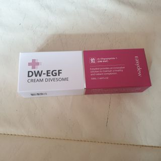 이지듀 DW-EGF 크림 다이브좀_콜라겐이 쏙쏙, 탄력피부로 다이빙 — 5점을 준 리뷰어가 2021년 2월 올린 사용 사진
