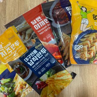 (주)성경순만두 곤약만두.콘치즈만두,삼각당면만두,당면 야끼만두,대구전통 납작만두,떡뽁이 매콤소스,달콤소스 — 5점을 준 리뷰어가 2023년 4월 올린 사용 사진