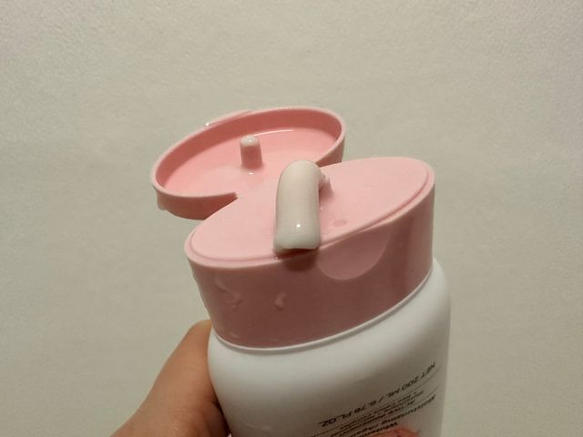 위시스 프리미엄 글루타치온  화이트닝 바디로션 리뷰 사진
