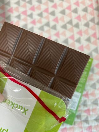 당류2g 자일리톨로 단맛을낸 슈카 퓨어비건 무설탕초콜릿 Xucker vegan 2개입 — 5점을 준 리뷰어가 2021년 4월 올린 사용 사진