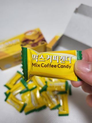 (주) 피치코리아 믹스커피캔디76g x2개입 — 3점을 준 리뷰어가 2022년 11월 올린 사용 사진