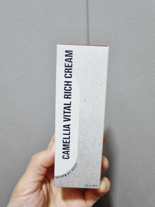 제주인디 카멜리아 바이탈 리치크림 (이너보틀 에디션) — 5점을 준 리뷰어가 2023년 4월 올린 사용 사진