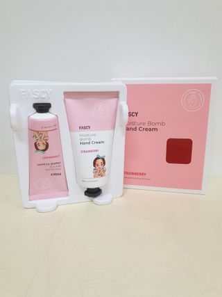 파시 FASCY 高保湿ハンドクリーム40ml+80ml セット — 5점을 준 리뷰어가 2021년 6월 올린 사용 사진