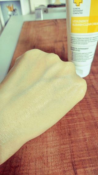 랑벨 비타 에너지 잡티 크림 75ml (피부 속 기미완화크림) — 5점을 준 리뷰어가 2022년 6월 올린 사용 사진