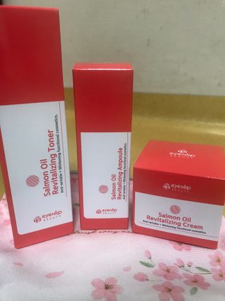 아이앤립 / EYENLIP 아이앤립 연어오일 리바이탈라이징 토너+앰플+크림 3종 세트 — 5점을 준 리뷰어가 2021년 7월 올린 사용 사진