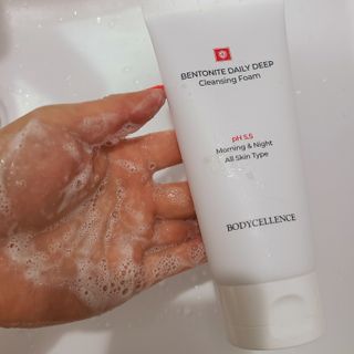바디셀런스 벤토나이트 데일리 약산성 딥클렌징폼 120ml — 5점을 준 리뷰어가 2021년 12월 올린 사용 사진