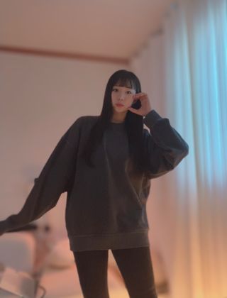 MAPLESYRUPFACTORY 메이플 피그먼트 맨투맨 8.COL — 4.5점을 준 리뷰어가 2022년 12월 올린 사용 사진