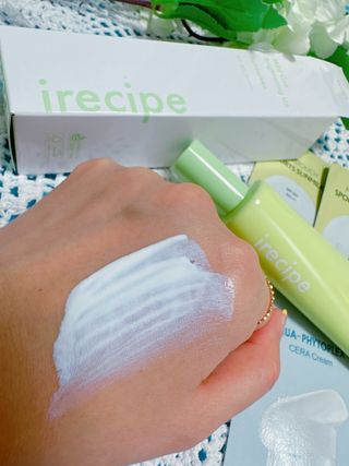 아이레시피 마일드시카 브라이트닝 업 선스크린 SPF50+ PA++++ — 5점을 준 리뷰어가 2023년 6월 올린 사용 사진