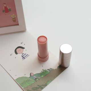바르는뷰티 데생멀티밤 식물유래성분 97 저분자콜라겐 피부수분 미백 주름개선 멀티밤스틱 — 4점을 준 리뷰어가 2021년 11월 올린 사용 사진