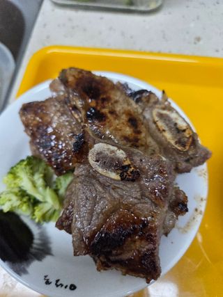 *구매평/프레시지 워커힐 시그니처 양념LA갈비 (냉동), 400g, 1개 — 5점을 준 리뷰어가 2025년 11월 올린 사용 사진