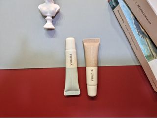 [후르디아] 올리브영 착한보습 비건 립버터 2종 — 5점을 준 리뷰어가 2021년 12월 올린 사용 사진