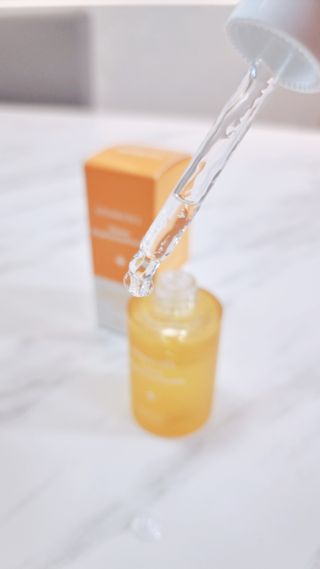 체르엠 스템앤셀 비타민 브라이트닝 에센스 30ml 1개 — 5점을 준 리뷰어가 2021년 8월 올린 사용 사진