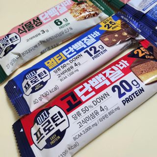 이지프로틴바 3종x각 2ea (고단백질바, 멀티단백질바, 식물성단백질바) — 4.5점을 준 리뷰어가 2024년 3월 올린 사용 사진