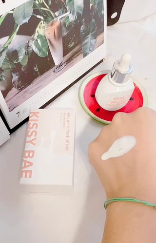 KISSY BAE 키시베이 키시베이 리얼화이트 톤업틴트 — 5점을 준 리뷰어가 2021년 7월 올린 사용 사진