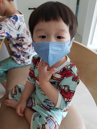 애니가드키즈 라이트 소형 5컬러 각 10매입 [크리미베이지, 코튼핑크, 블루레이크, 페일로즈, 민트그린] — 5점을 준 리뷰어가 2022년 6월 올린 사용 사진