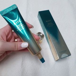 [NEW 탄력유턴 아이크림] AHC 유스 래스팅 리얼 아이크림 포 페이스 — 5점을 준 리뷰어가 2021년 2월 올린 사용 사진