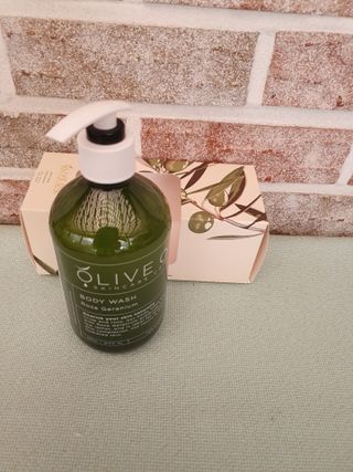 올리브 오일 스킨케어 컴퍼니 [OOSC] 향기로운 보습 로즈 제라늄 바디워시 500ml — 5점을 준 리뷰어가 2021년 4월 올린 사용 사진