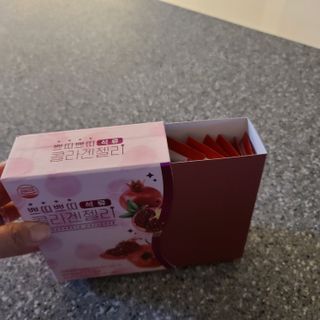헬스업_쁘띠쁘띠석류콜라겐젤리_20g x 14포 — 5점을 준 리뷰어가 2021년 3월 올린 사용 사진