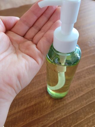 스킨큐어 산다화 순한 클렌징 동백 오일 200ml — 5점을 준 리뷰어가 2023년 8월 올린 사용 사진