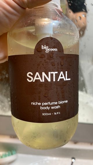 빅그린 니치 퍼퓸 바이옴바디워시 500ml(상탈, 블랙베리&베이, 블랑쉐 3종 중 택1) — 5점을 준 리뷰어가 2022년 12월 올린 사용 사진