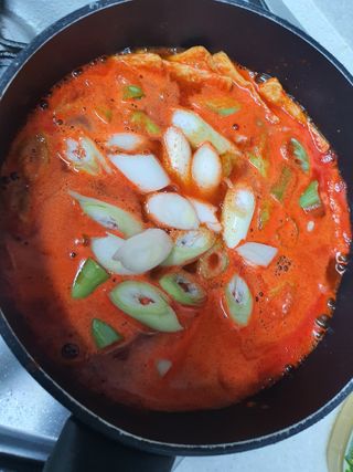 [푸딩팩토리] 떡볶이 베스트 2종_옛날 국물떡볶이 570g / 할매 기름 떡볶이  570g — 5점을 준 리뷰어가 2022년 5월 올린 사용 사진