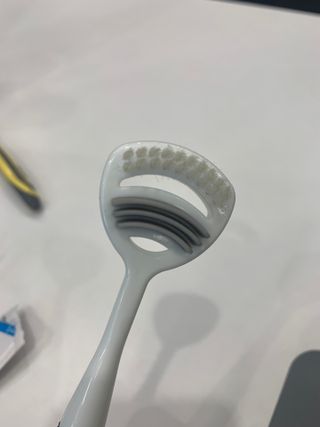 크리오 클리어스 혀백태제거 구취관리 혀클리너 — 5점을 준 리뷰어가 2021년 3월 올린 사용 사진