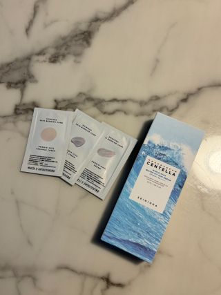 [스킨1004] 마다가스카르 센텔라 히알루-시카 워터핏 선세럼 50ml — 5점을 준 리뷰어가 2024년 5월 올린 사용 사진