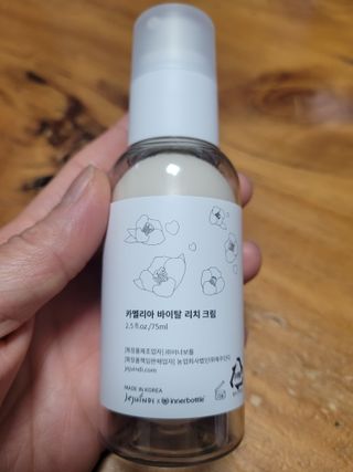 제주인디 카멜리아 바이탈 리치크림 (이너보틀 에디션) — 5점을 준 리뷰어가 2023년 4월 올린 사용 사진