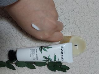 버텍스넘버원 버텍스 넘버원 햄프씨드오일 핸드밤, 바디크림 — 5점을 준 리뷰어가 2022년 3월 올린 사용 사진