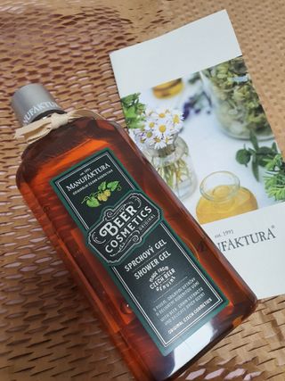 체코 비건화장품 마뉴팍투라 향좋은 맥주 샤워젤 (300ml) — 5점을 준 리뷰어가 2022년 6월 올린 사용 사진