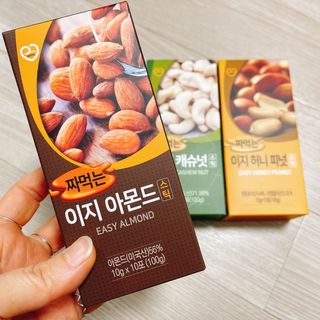 짜먹는 이지견과 짜먹는 이지아몬드, 짜먹는 이지허니피넛, 짜먹는 이지캐슈넛 각 10g X  10포 — 4.5점을 준 리뷰어가 2021년 2월 올린 사용 사진