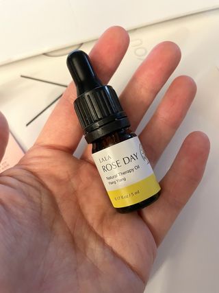 라라로즈데이 시즌2 천연 아로마오일 Y존 케어 속옷향수 이너퍼퓸 5ml  여성의 자존감을 UP시키자 — 5점을 준 리뷰어가 2021년 8월 올린 사용 사진