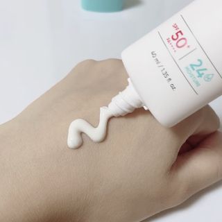 리더스코스메틱 리더스 카밍 바이오틱스 선 에센스 SPF 50+ PA++++ — 5점을 준 리뷰어가 2022년 6월 올린 사용 사진