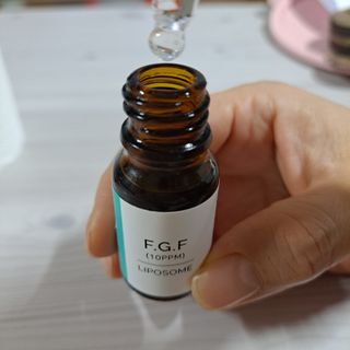 랑팡 EGF+FGF 10ppm 리포좀 앰플 원액 10ml — 5점을 준 리뷰어가 2021년 11월 올린 사용 사진