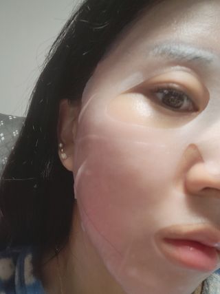 쿠피 피디알엔 연어 더마 페이셜 마스크 — 5점을 준 리뷰어가 2022년 1월 올린 사용 사진