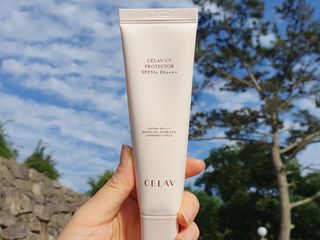 프리마인 선크림만 바꿨을 뿐인데 매일 물 2L챙겨먹고 기초케어 완벽하게 한 물빛피부 완성,셀라브UV프로텍터 — 5점을 준 리뷰어가 2023년 7월 올린 사용 사진
