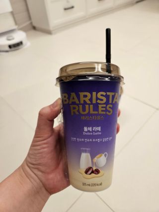 바리스타룰스 돌체 라떼 — 5점을 준 리뷰어가 2023년 4월 올린 사용 사진