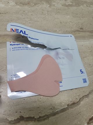 건강누리인터내셔날 닐 하이드로겔 스킨 프로텍터 골프패치 [1BOX=5매입] — 3점을 준 리뷰어가 2022년 5월 올린 사용 사진