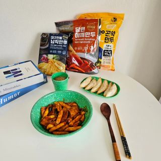 (주)성경순만두 곤약만두.콘치즈만두,삼각당면만두,당면 야끼만두,대구전통 납작만두,떡뽁이 매콤소스,달콤소스 — 3점을 준 리뷰어가 2023년 4월 올린 사용 사진