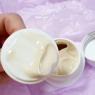AYU25[아유트웬티파이브]다마스크로즈워터 베이스 천연 수분 촉촉 크림 — 3점을 준 리뷰어가 2021년 4월 올린 사용 사진