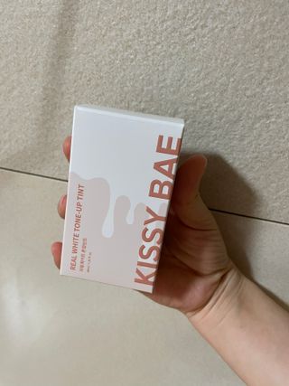 KISSY BAE 키시베이 키시베이 리얼화이트 톤업틴트 — 5점을 준 리뷰어가 2021년 7월 올린 사용 사진