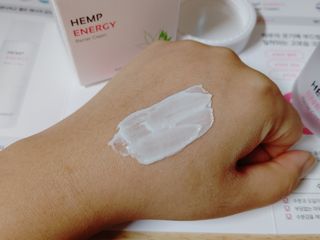 엔디어고 햄프에너지 베리어 크림 50ml — 5점을 준 리뷰어가 2022년 11월 올린 사용 사진
