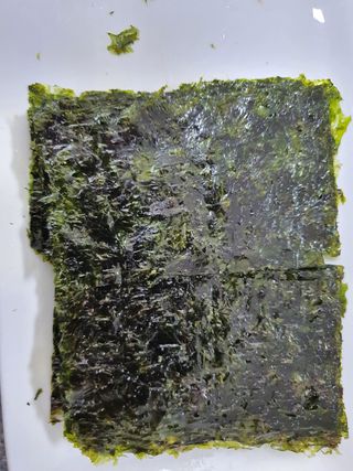 [해림맛김] 들기름에 구운 바삭바삭 김 4종 세트 + 1종 랜덤발송 총5개입 — 5점을 준 리뷰어가 2021년 2월 올린 사용 사진