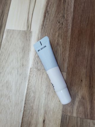 [후르디아] 올리브영 착한보습 비건 립버터 2종 — 4.5점을 준 리뷰어가 2022년 2월 올린 사용 사진