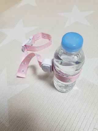 유비맘 젖병 빨대컵 다용도 홀더 1+1 _ 컬러 랜덤 발송 — 4.5점을 준 리뷰어가 2021년 1월 올린 사용 사진