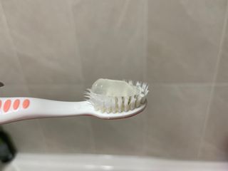 닥터데디스 안심저불소 키즈치약 (라즈베리, 청포도향 중 택 1) 60g +  여행용 미니 치약 15g — 5점을 준 리뷰어가 2022년 11월 올린 사용 사진
