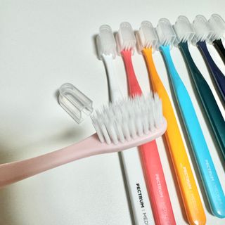 펙트럼 안티박 프리미엄 칫솔 8개입 — 5점을 준 리뷰어가 2023년 12월 올린 사용 사진