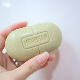 제이제이바이오 허브마사지바 올인원 알약비누 — 5점을 준 리뷰어가 2022년 3월 올린 사용 사진