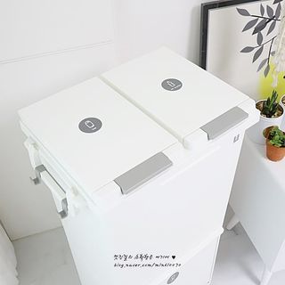 창신리빙 [프랑코 원터치 스탠드 분리수거함 50L 화이트] 똑똑한 정리 수납 — 5점을 준 리뷰어가 2021년 7월 올린 사용 사진